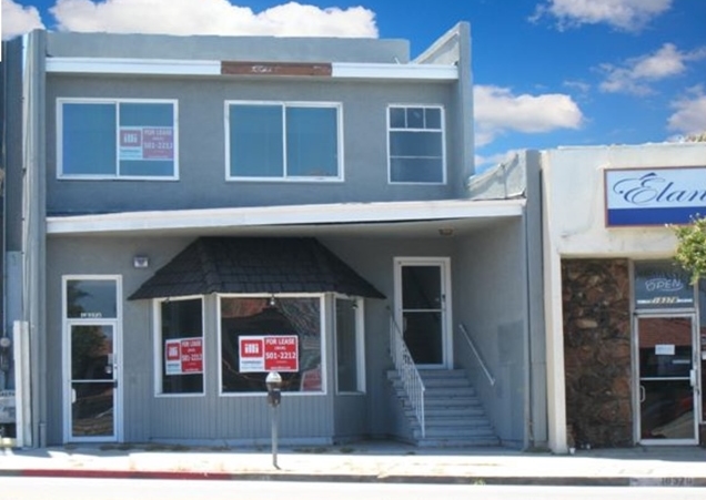 18376 Ventura Blvd, Tarzana, CA en alquiler - Foto del edificio - Imagen 3 de 4