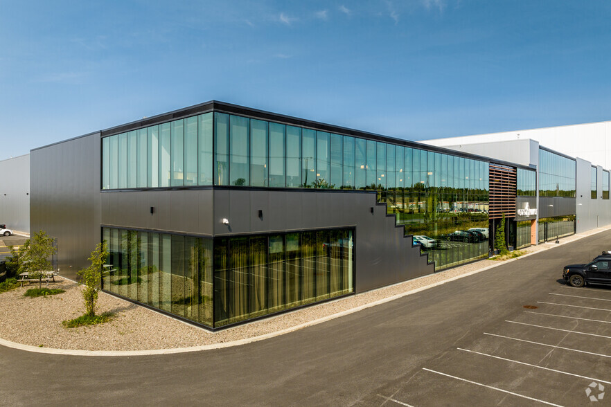 210-250 St Jean-Coutu, Varennes, QC en alquiler - Foto del edificio - Imagen 1 de 10