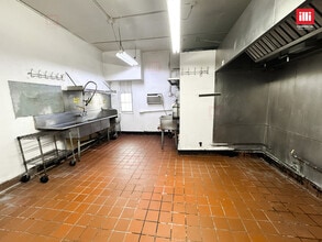 14525-14529 Vanowen St, Van Nuys, CA en alquiler Foto del interior- Imagen 1 de 6