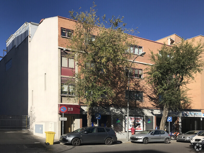 Calle De Julián Camarillo, 23, Madrid, Madrid en venta - Foto del edificio - Imagen 1 de 2