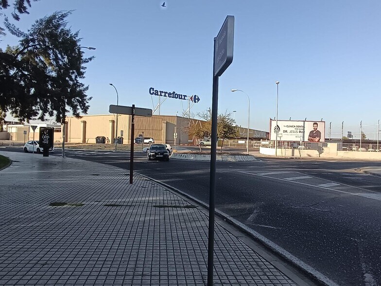 Local en Córdoba, Córdoba en alquiler - Foto del edificio - Imagen 2 de 4