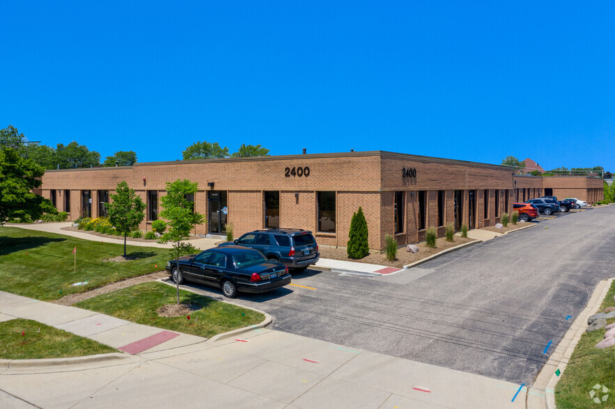 2400 Hassell Rd, Hoffman Estates, IL en alquiler - Foto del edificio - Imagen 2 de 6