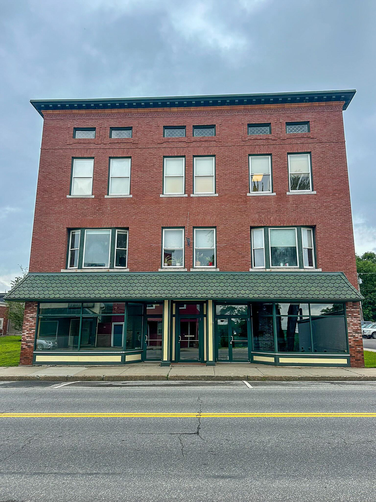 10-16 Depot St, Livermore Falls, ME en alquiler Foto del edificio- Imagen 1 de 7