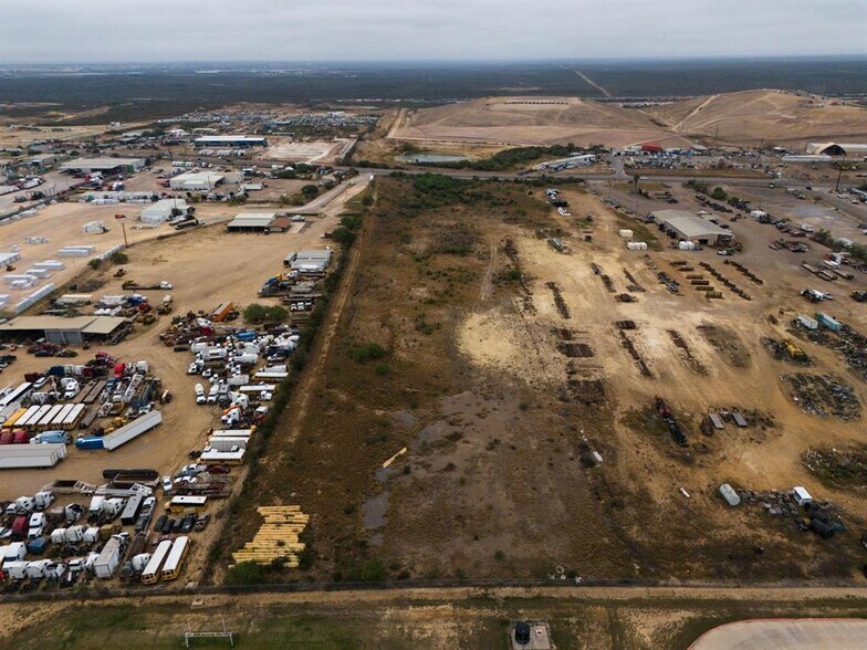 6221 Texas 359 (ABST 0296 POR 32 A), Laredo, TX en venta - Vista aérea - Imagen 1 de 1