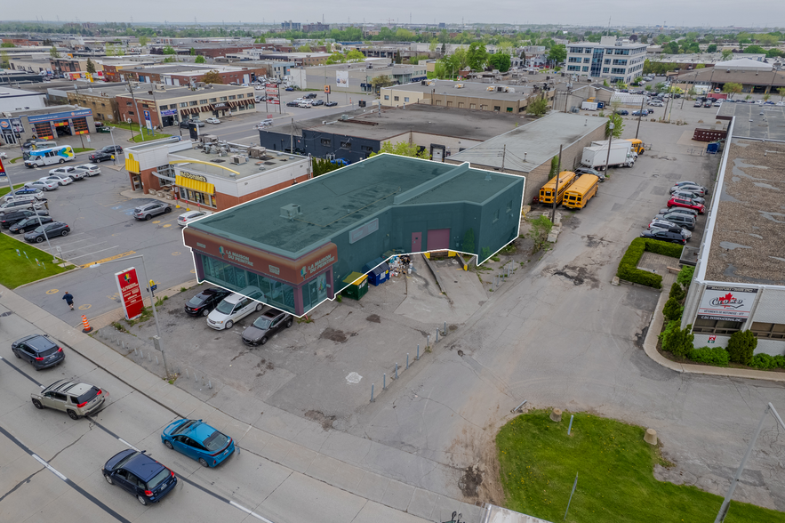 7965 Boul Langelier, Montréal, QC en alquiler - Vista aérea - Imagen 2 de 11