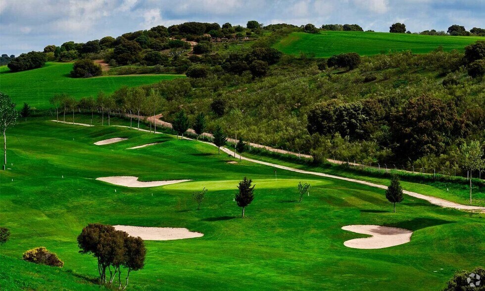 Terreno en Cabanillas del Campo, Guadalajara en venta - Foto del edificio - Imagen 2 de 15