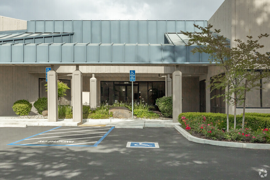 3079 Kilgore Rd, Rancho Cordova, CA en alquiler - Foto del edificio - Imagen 3 de 5