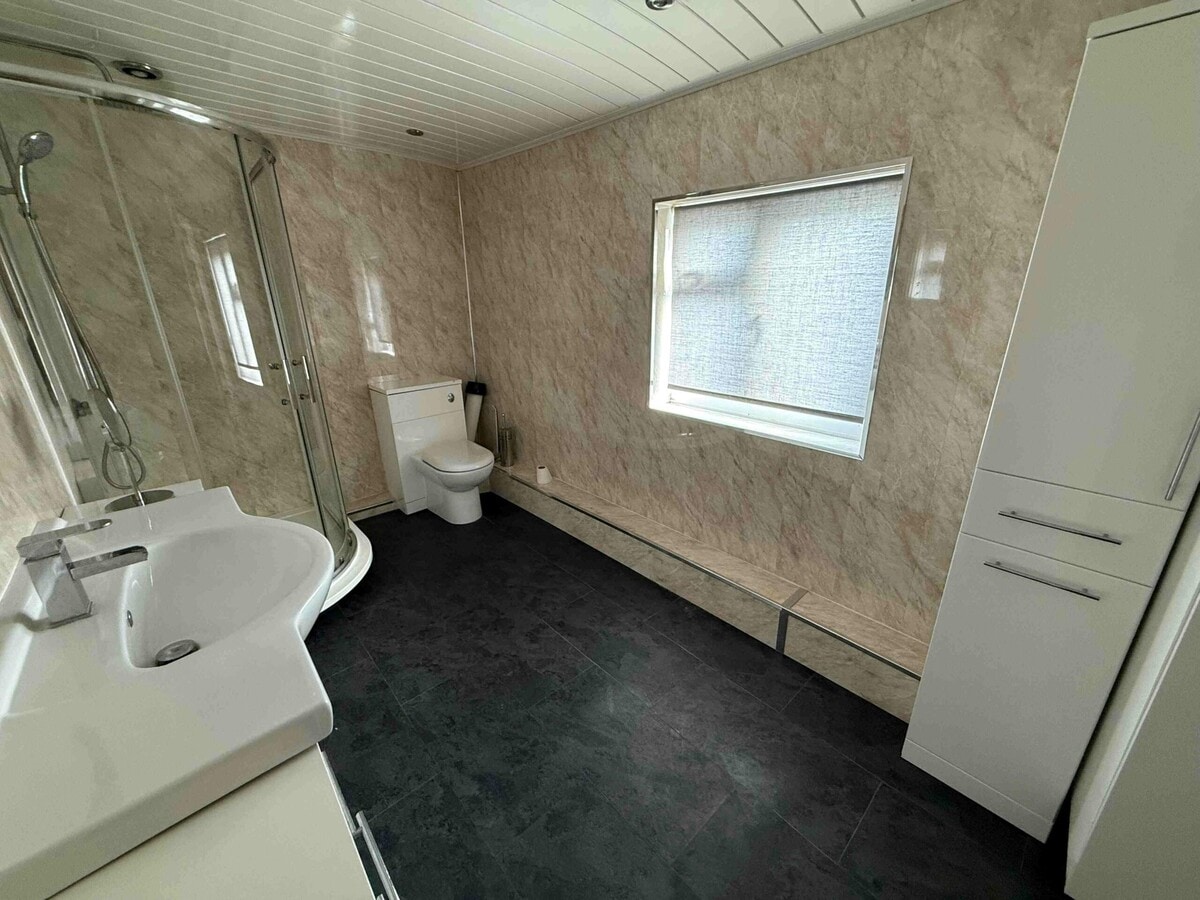 21-27 Commerce St, Stoke On Trent, STS ST3 1NW - Unidad 21 & 21a - - Foto del interior - Image 1 of 10