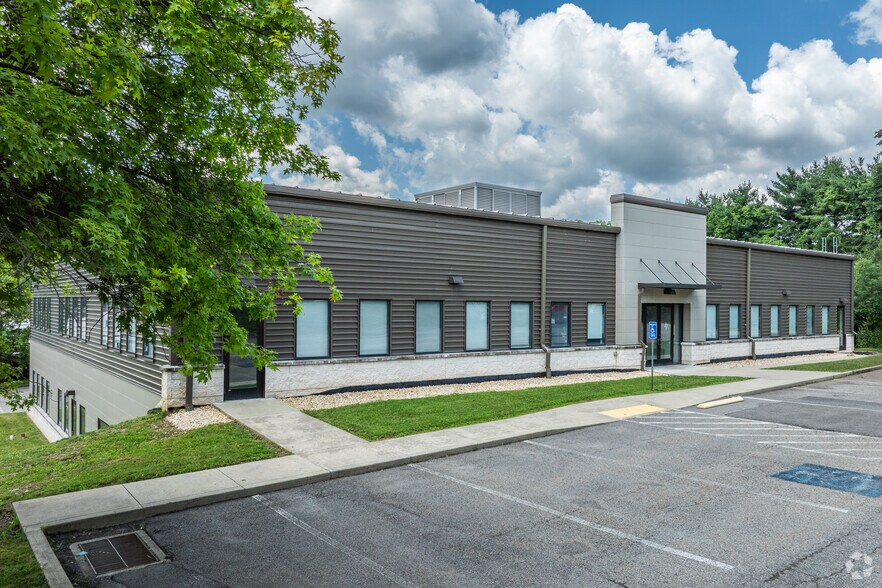 200 Business Center Dr, Pittsburgh, PA en venta - Foto del edificio - Imagen 2 de 28