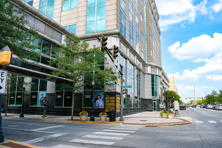 111 E Wayne St, Fort Wayne, IN en alquiler - Foto del edificio - Imagen 2 de 10