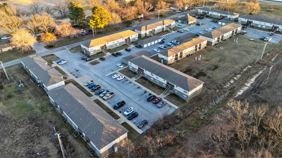 810 Quail Run Rd, Grove, OK en venta - Foto del edificio - Imagen 3 de 10