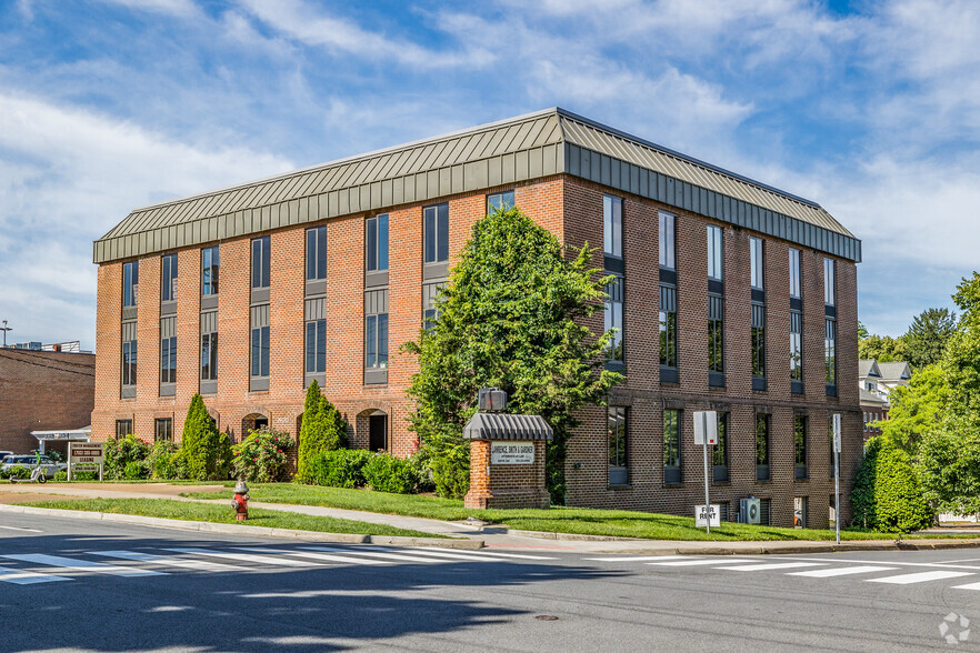 3900 University Dr, Fairfax, VA en alquiler - Foto del edificio - Imagen 1 de 21