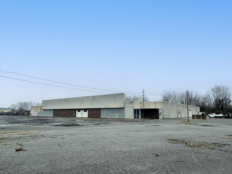 2001 Elyria Ave, Lorain, OH en alquiler - Foto del edificio - Imagen 3 de 19