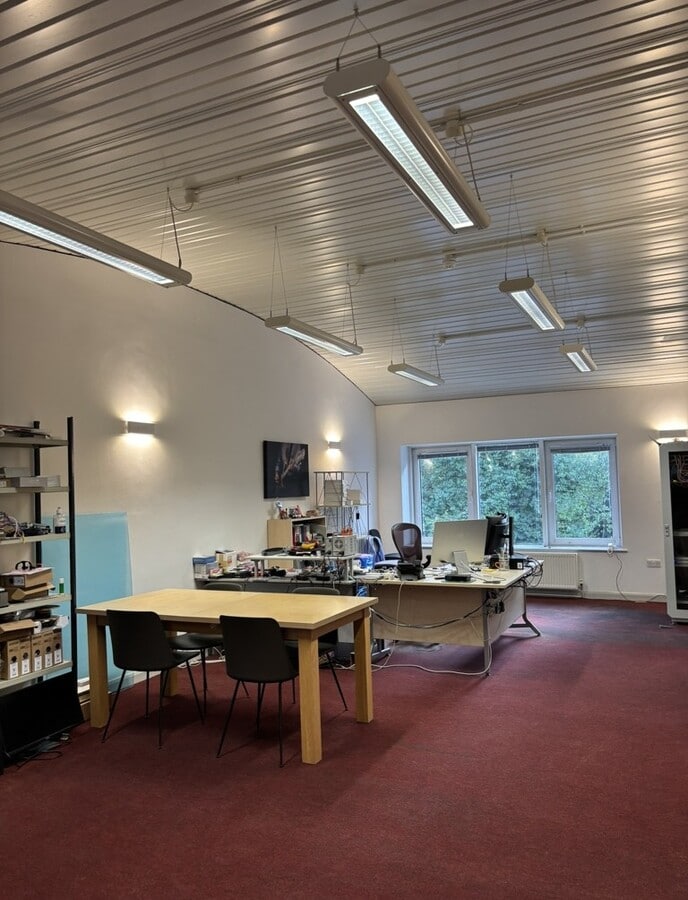 English Clos, Hove, ESX BN3 7ET - Unidad 8 -  - Foto del interior - Image 1 of 5