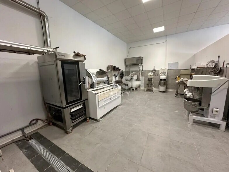 Local en Auberives-sur-Varèze en alquiler - Foto del interior - Imagen 2 de 5