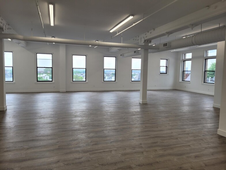 423 W Broadway, South Boston, MA en alquiler - Foto del interior - Imagen 1 de 12