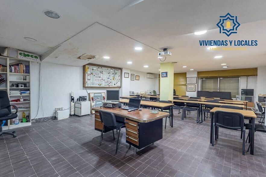 Oficina en Granada, Granada en venta - Foto del interior - Imagen 2 de 9