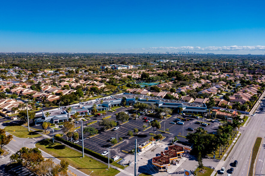 11523-11631 N Kendall Dr, Miami, FL en alquiler - Foto del edificio - Imagen 3 de 6