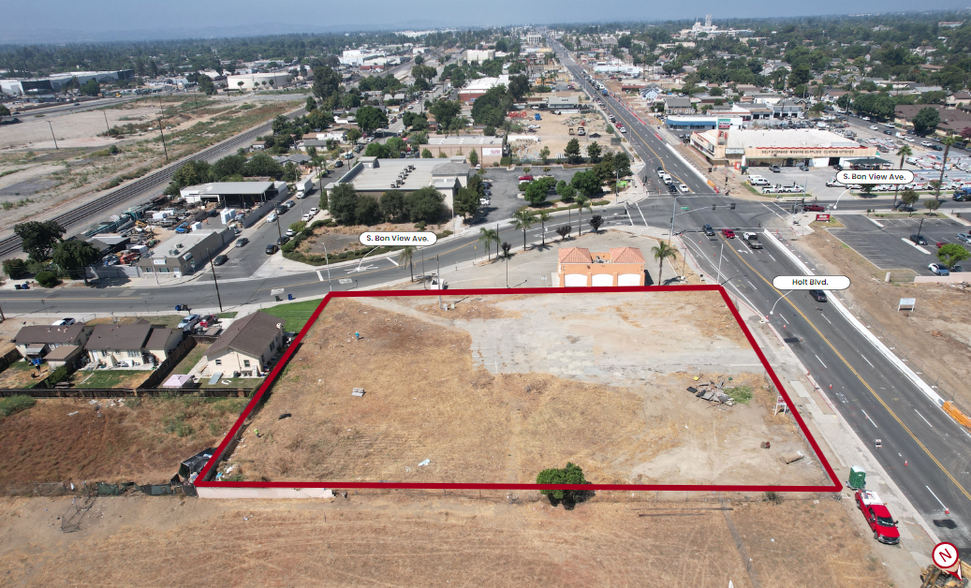 914 Holt Blvd, Ontario, CA en alquiler - Foto del edificio - Imagen 3 de 4