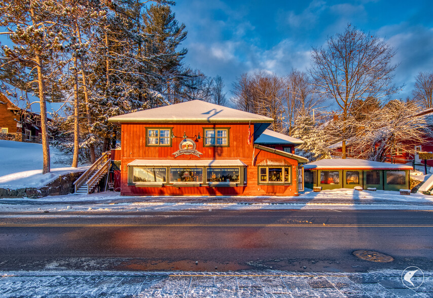 2442 Main St, Lake Placid, NY en venta - Foto principal - Imagen 1 de 11