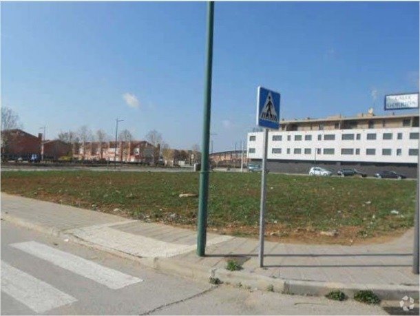 Avenida Bulevar Castilla la Mancha, Marchamalo, Guadalajara en venta - Foto del edificio - Imagen 2 de 2