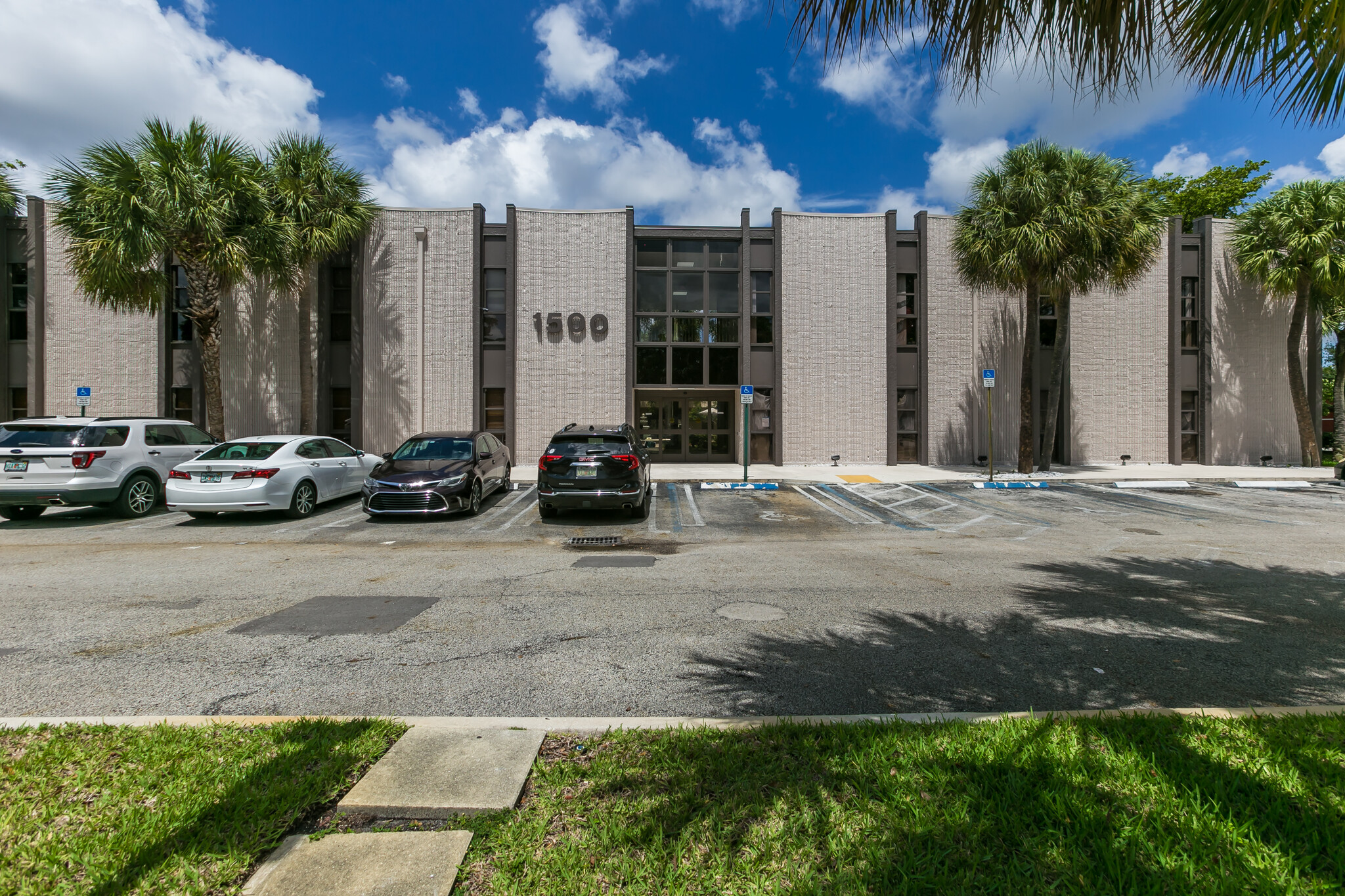 1500 N University Dr, Coral Springs, FL en alquiler Foto del edificio- Imagen 1 de 6