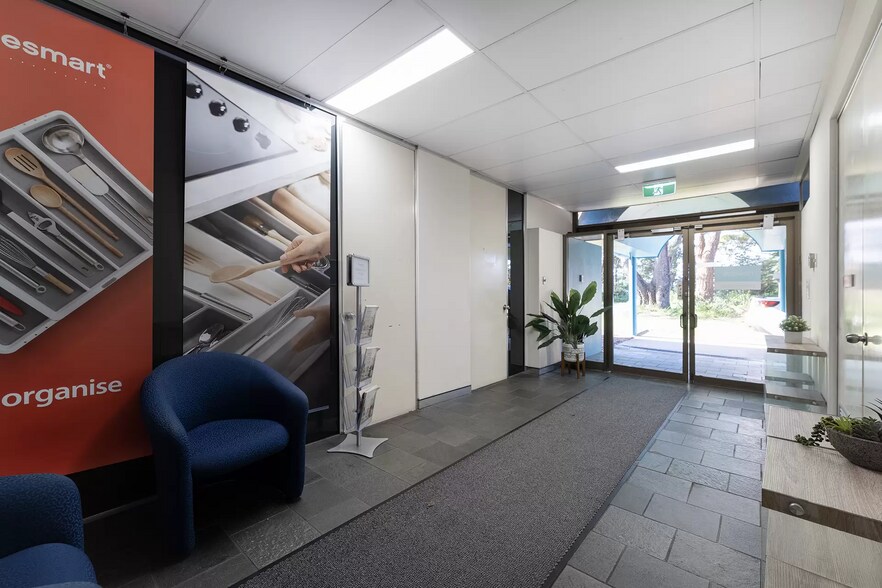1-3 Rodborough Rd, Frenchs Forest en alquiler - Vestíbulo - Imagen 2 de 2
