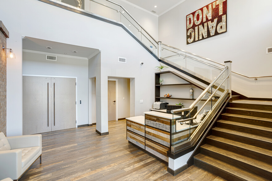 1001 Hawkins St, Nashville, TN en alquiler - Lobby - Imagen 2 de 9