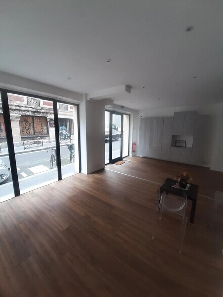 8 Rue Tesson, Paris en venta - Foto del interior - Imagen 3 de 7