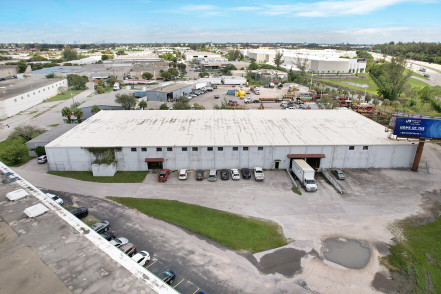 4570 NW 128th St, Opa Locka, FL en alquiler - Vista aérea - Imagen 1 de 10