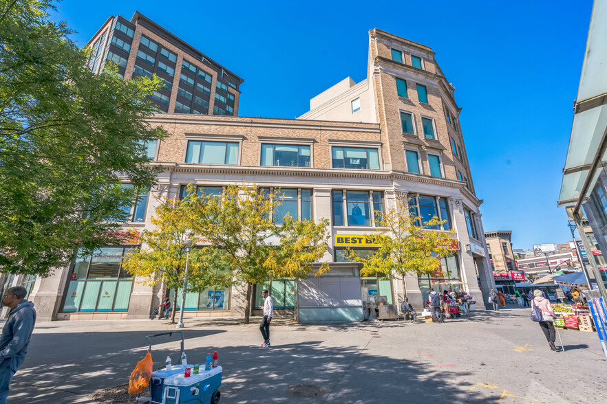 400 E Fordham Rd, Bronx, NY en alquiler - Foto del edificio - Imagen 2 de 15