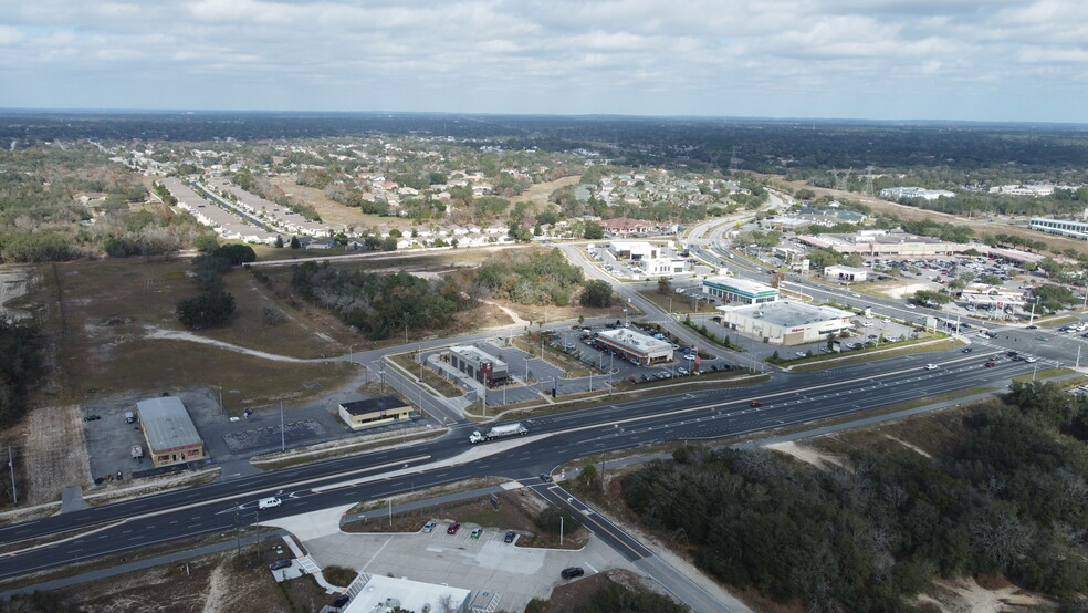 10215 County Line Rd, Spring Hill, FL en alquiler - Foto del edificio - Imagen 1 de 2