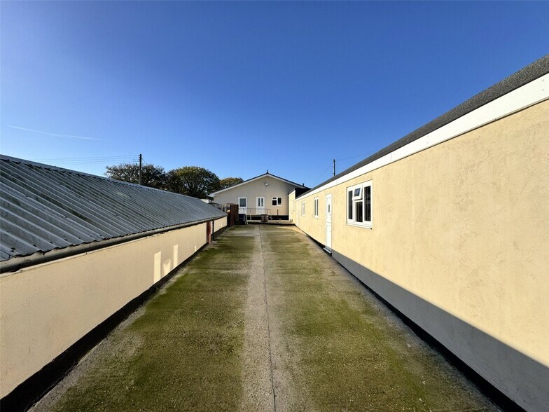 Claverhambury Rd, Waltham Abbey en venta - Foto del edificio - Imagen 3 de 10