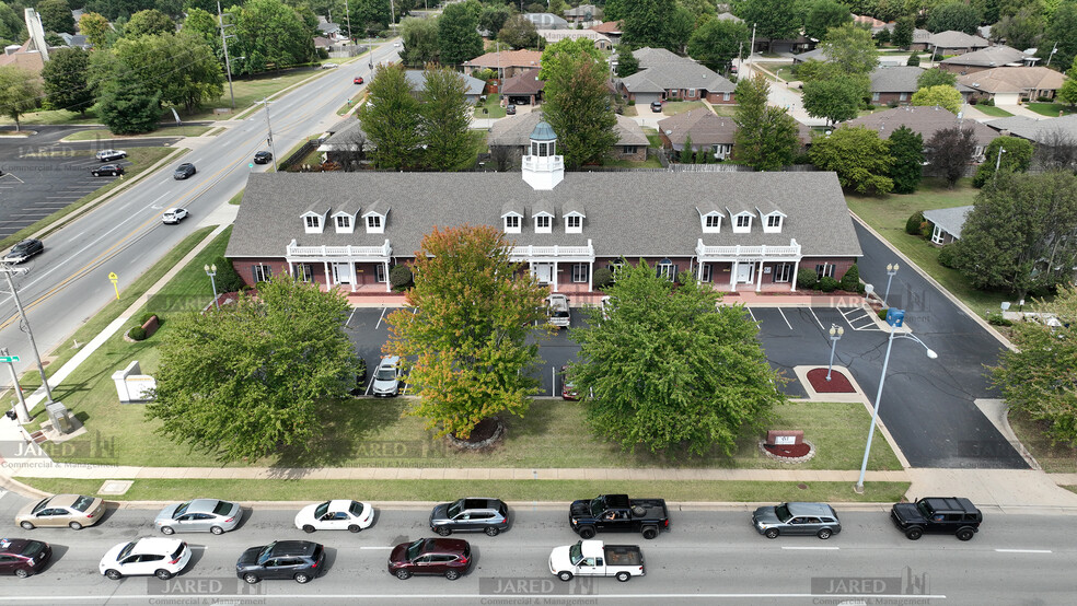 1411 E Primrose St, Springfield, MO en alquiler - Foto del edificio - Imagen 2 de 22