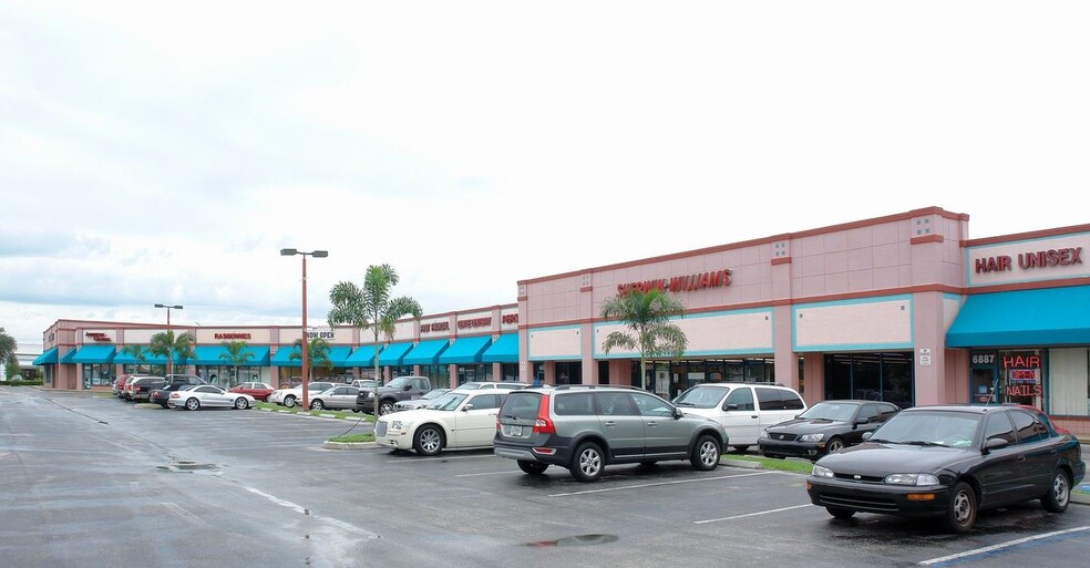 6801-6997 W Commercial Blvd, Tamarac, FL en alquiler - Foto del edificio - Imagen 3 de 8