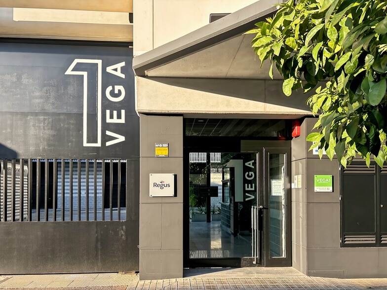 Calle Almutamid, 6, Camas, Sevilla en alquiler - Foto del edificio - Imagen 3 de 3