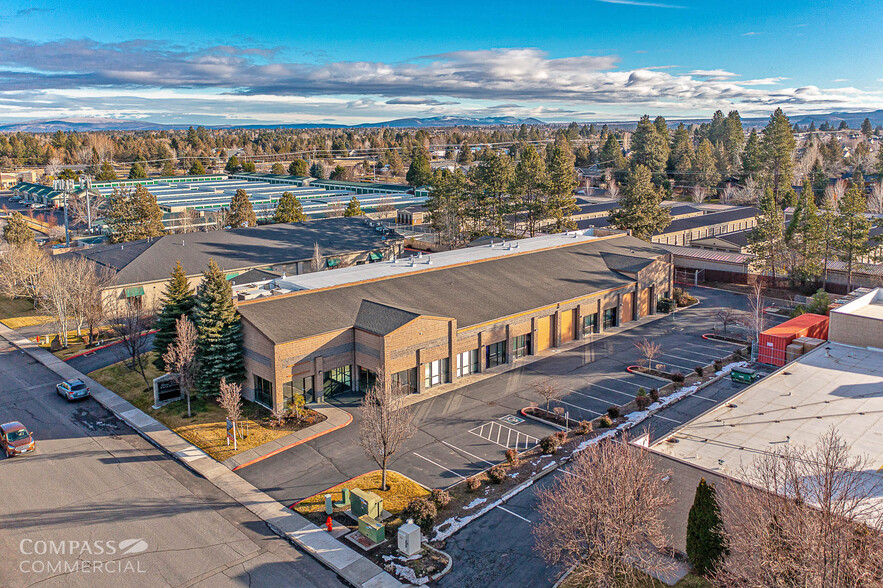 2491 NE Twin Knolls Dr, Bend, OR en alquiler - Foto del edificio - Imagen 1 de 20