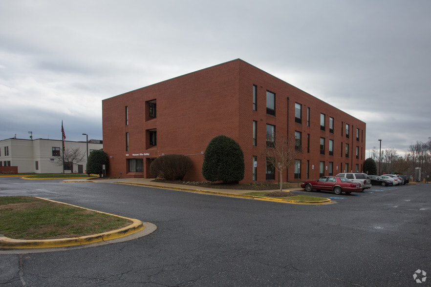 11701 Livingston Rd, Fort Washington, MD en venta - Foto del edificio - Imagen 1 de 27