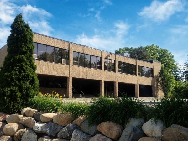 74 E Long Lake Rd, Bloomfield Hills, MI en venta - Foto del edificio - Imagen 1 de 1