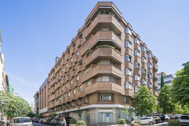 Más detalles de Calle de Claudio Coello, 92, Madrid - Local en alquiler