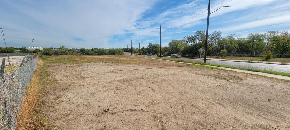 1119 Southcross Blvd, San Antonio, TX en alquiler - Foto del edificio - Imagen 2 de 2