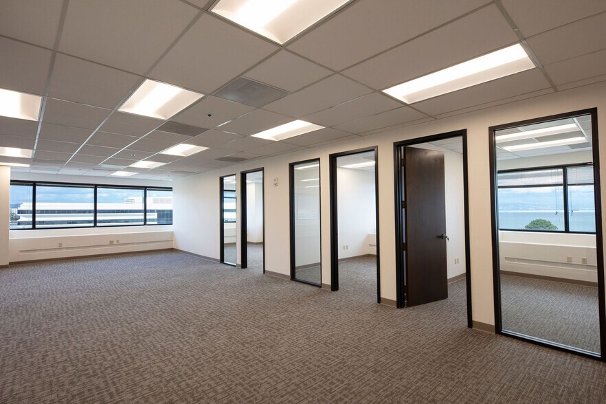 395 Oyster Point Blvd, South San Francisco, CA en alquiler - Foto del interior - Imagen 2 de 16