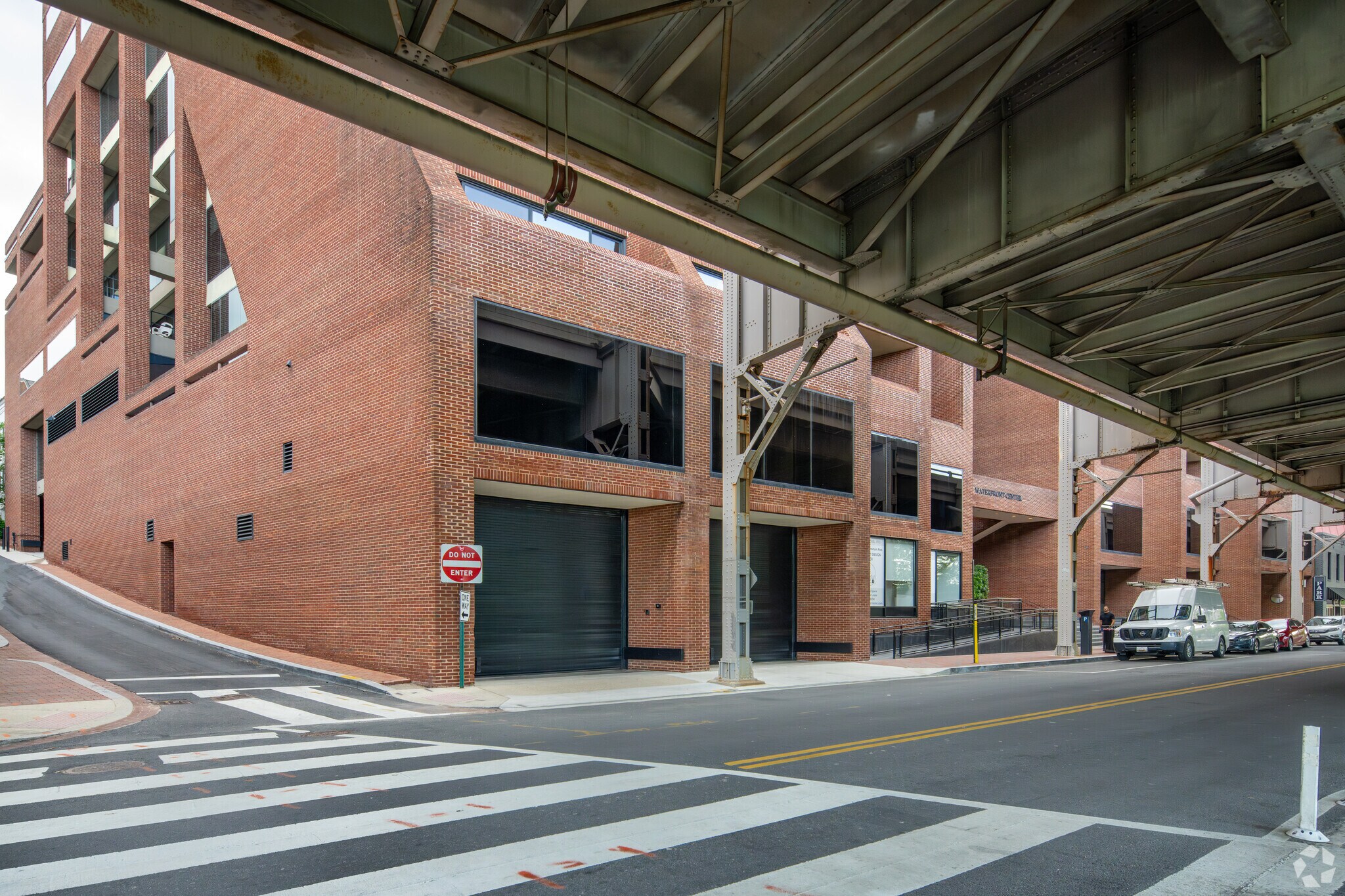 1010 Wisconsin Ave NW, Washington, DC en alquiler Foto del edificio- Imagen 1 de 17