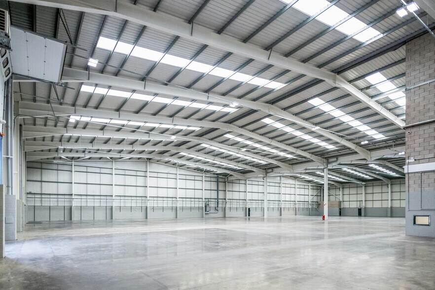 Cosford Ln, Rugby en venta - Foto del edificio - Imagen 3 de 8