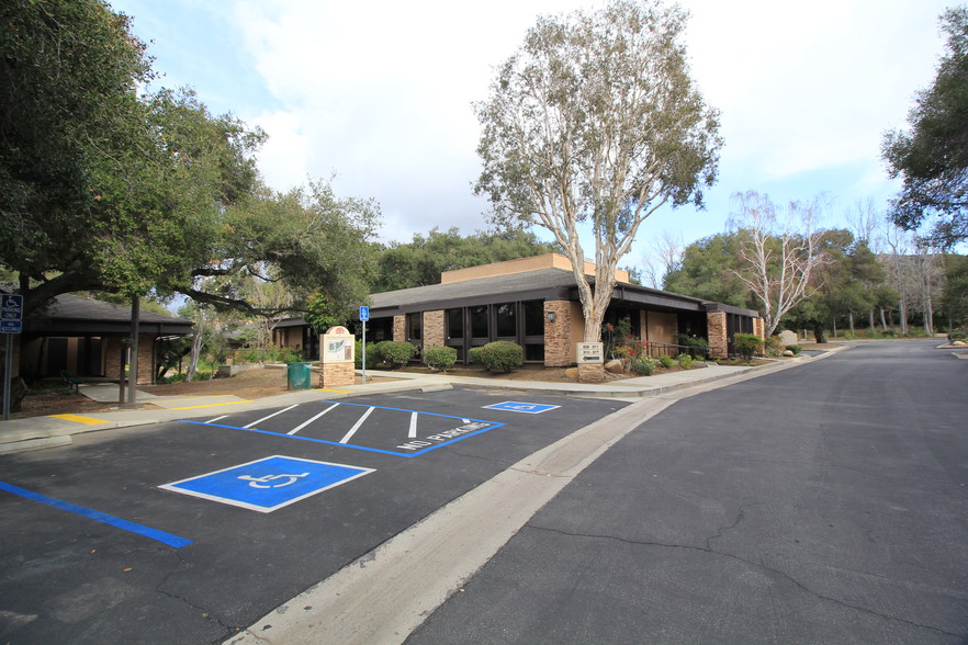 317-325 S Moorpark Rd, Thousand Oaks, CA en alquiler - Foto del edificio - Imagen 1 de 8