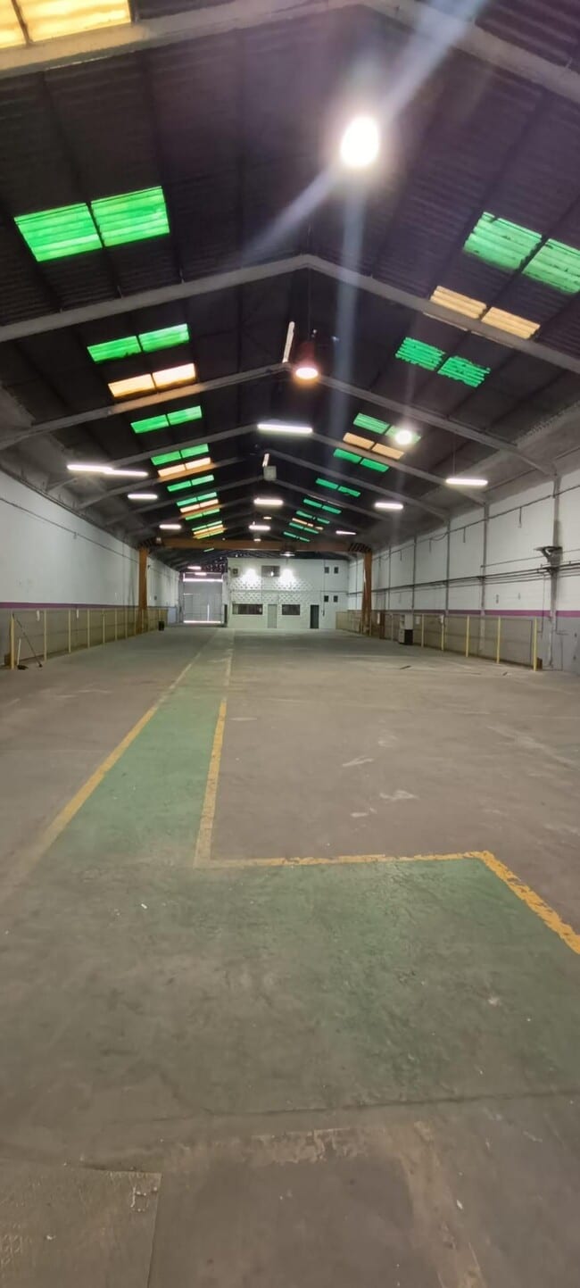 Más detalles de Calle Torreblanca Uno, Alcala de Guadaira, Polígon, 41003, SEVILLA - Nave en alquiler