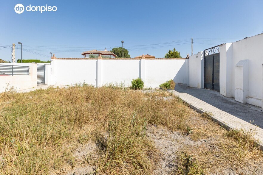 Calle Magnolia, 30, Cúllar Vega, Granada en venta - Foto del edificio - Imagen 3 de 16