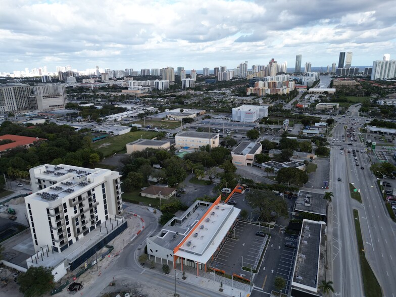 18651 NE 24th Pl, Miami, FL en venta - Foto del edificio - Imagen 3 de 6