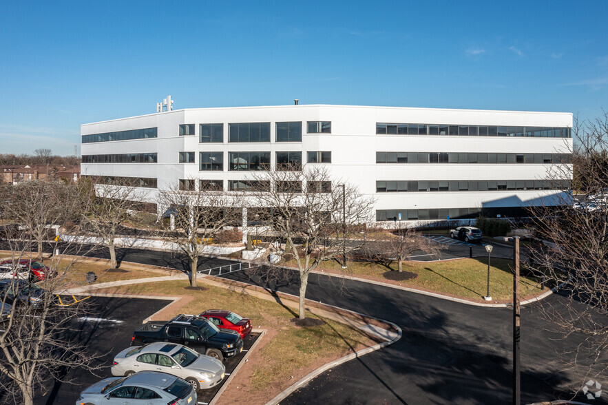 200 Metroplex Dr, Edison, NJ en alquiler - Foto del edificio - Imagen 2 de 6