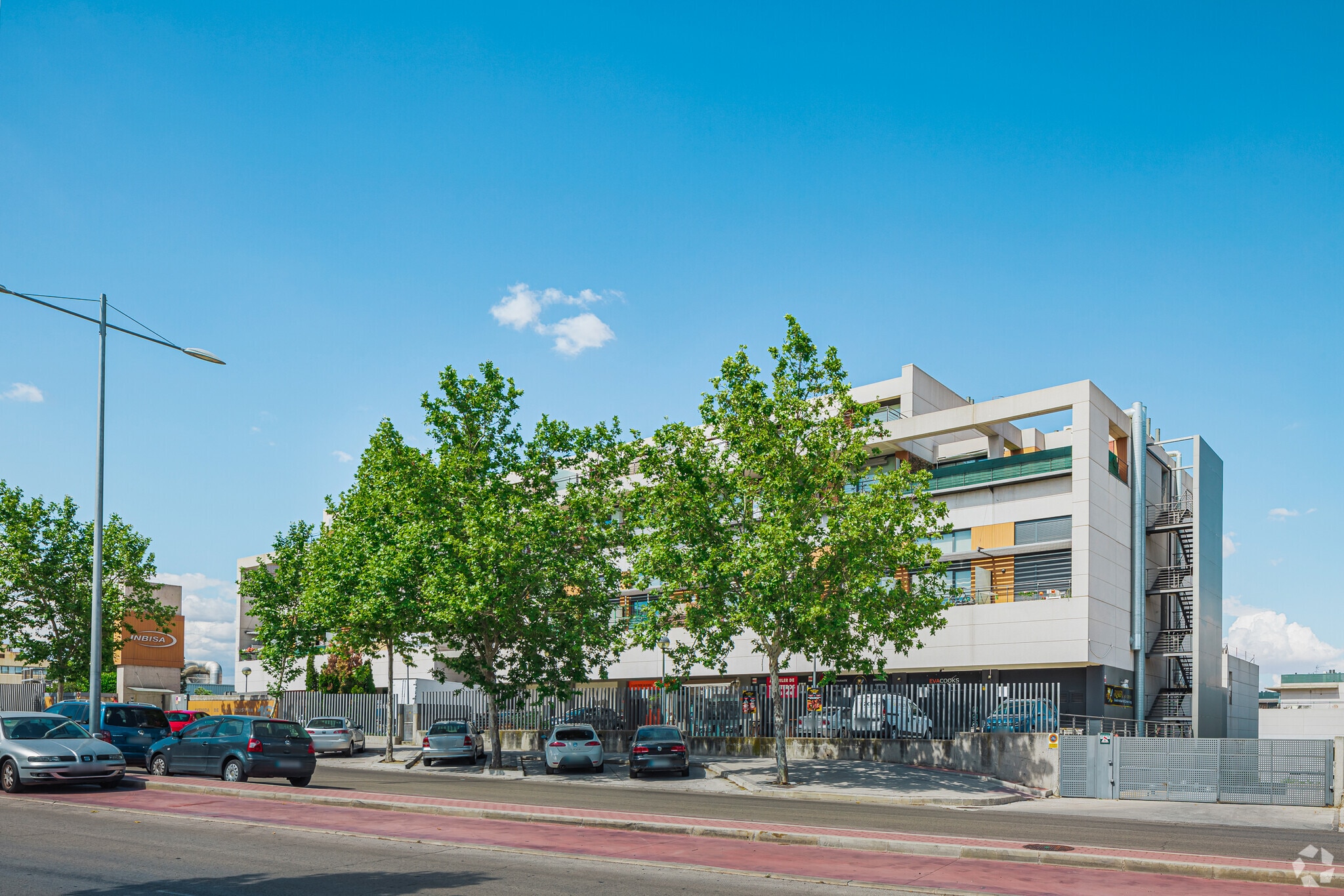Avenida de la Industria, Tres Cantos, Madrid en venta Foto principal- Imagen 1 de 6